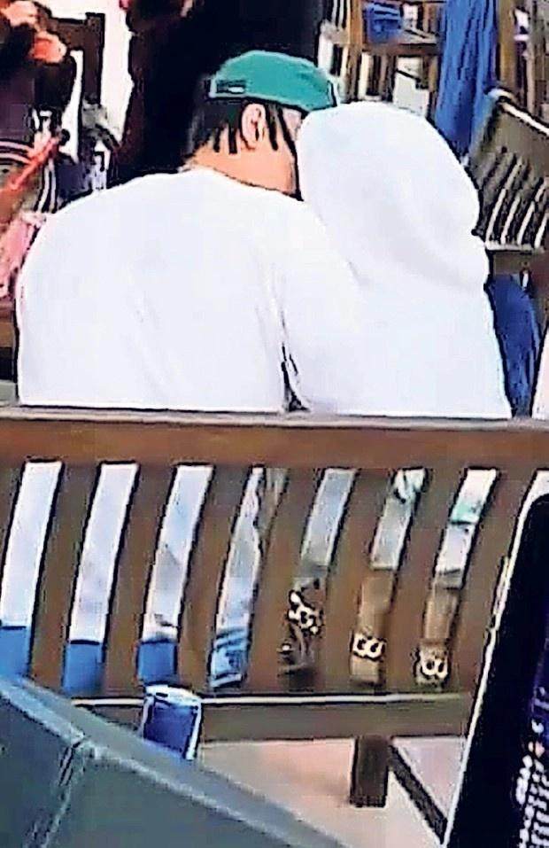 开云体育登录-真吃瓜？太阳报记者拍到阿里在酒吧亲吻瓜帅闺女