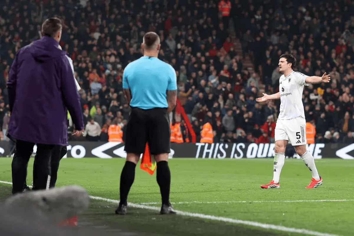 开云体育官网-曼晚：马奎尔因不当行为被英足总指控，禁赛可能多达2场以上